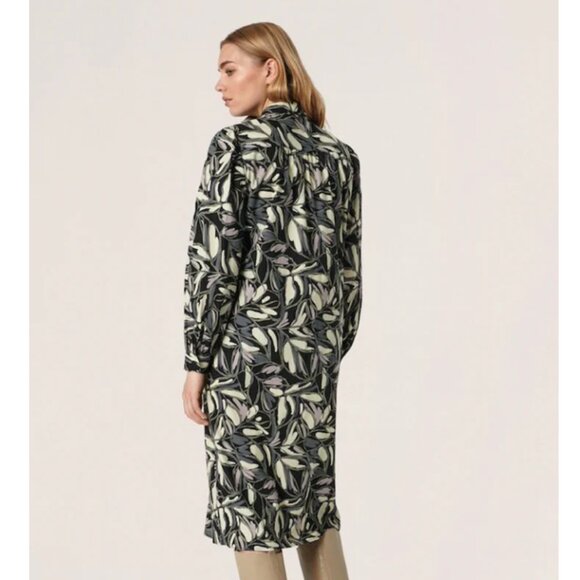 81- 🇩🇰 175$ Soaked in Luxury Frankie Dress - Picture 3 of 4